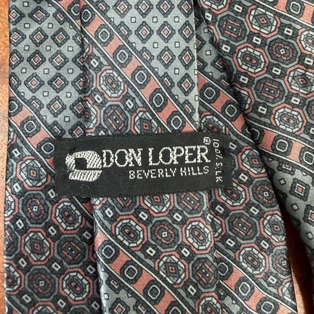 Don Loper Beverly Hills‎ Men's 100% Italian Silk Geometric Pattern Tie